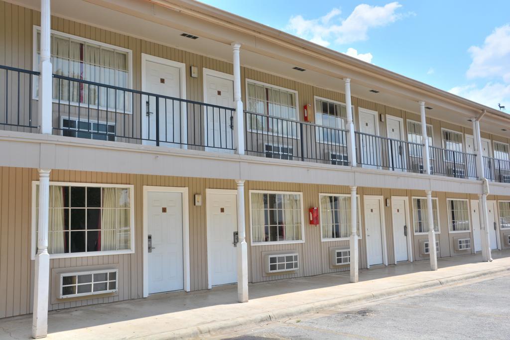 Inn Of Uvalde Ngoại thất bức ảnh